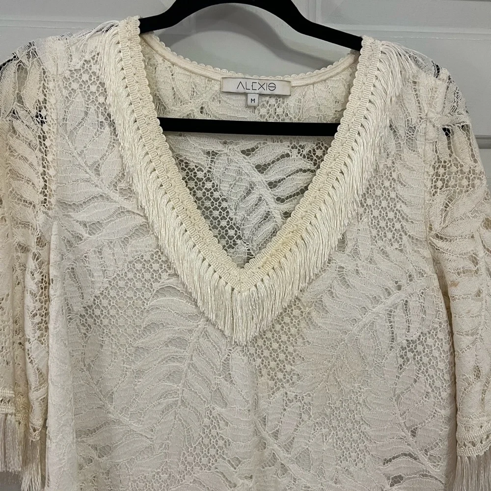 White Fringe Top size M - Picture 8 of 9